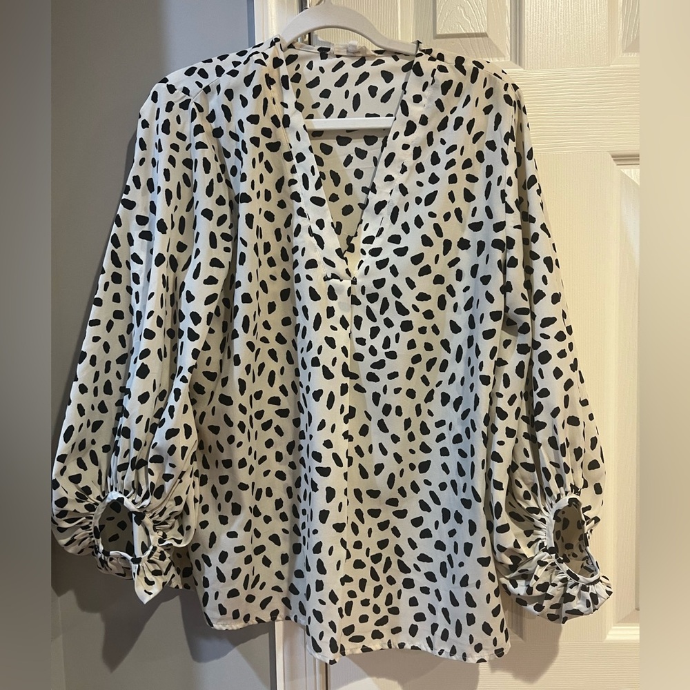 Entro Black and White Patterned Blouse
